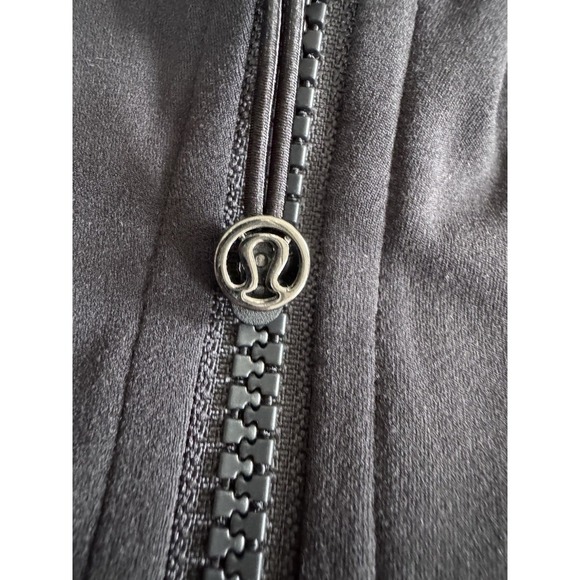 New Size 12 Lululemon Nulu Cropped Define Jacket Black Thumbholes Full Zip $138 - Picture 7 of 15